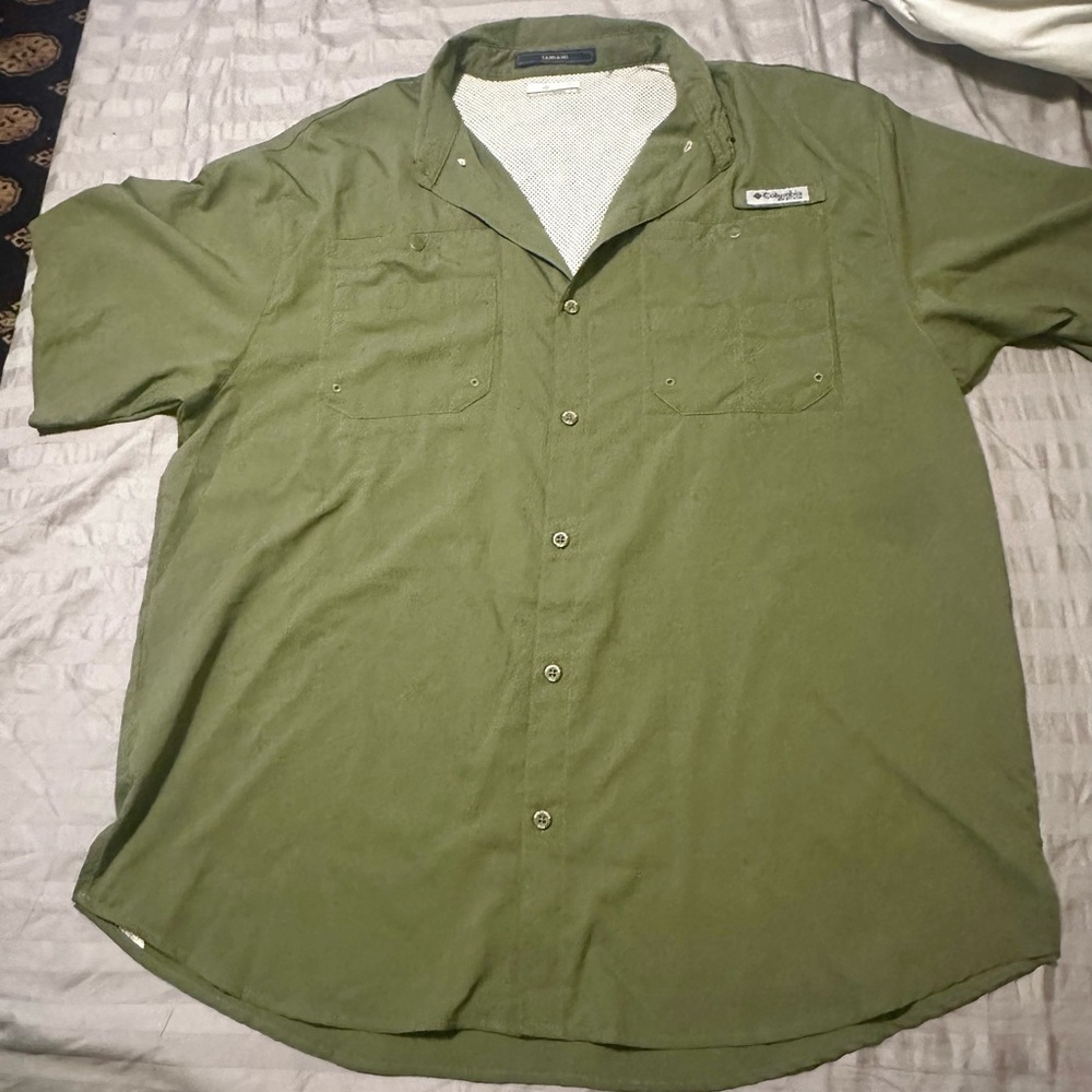 Columbia Men's Olive Button-Down Shirt